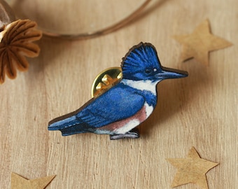 Belted kingfisher pin - wooden bird brooch Kingfisher pin badge Bird gift idea Bird jewellery belted Kingfisher brooch Cottagecore bird pin