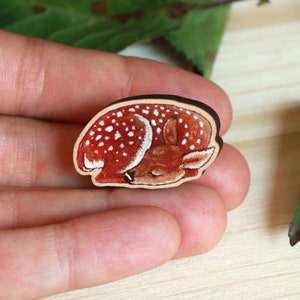 Deer pin - Sleeping Fawn jewelry wooden fawn pin wooden sleeping deer pin deer jewellery Cottagecore deer pin forestcore pin badge deer gift