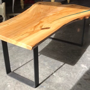 WIE STELLE ICH EINEN TISCH AUS HARZ UND HOLZ HER (LIVE EDGE WIE STELLE ICH EINEN TISCH AUS HARZ UND HOLZ HER (LIVE EDGE