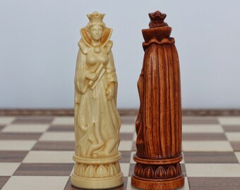 Wood carving chess pieces with box, Luxury wooden chess pieces and case Hand carved chess set Handmade Chess Set Pieces