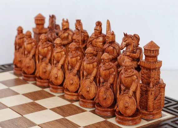 Handcrafted wooden chess set - Noblie - luxury gift store