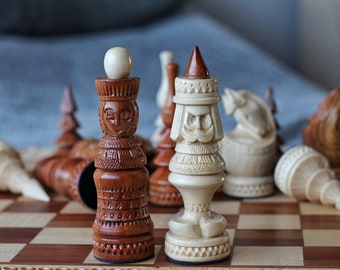 32 pieces Folding Wooden Hand Carved Chess Set 