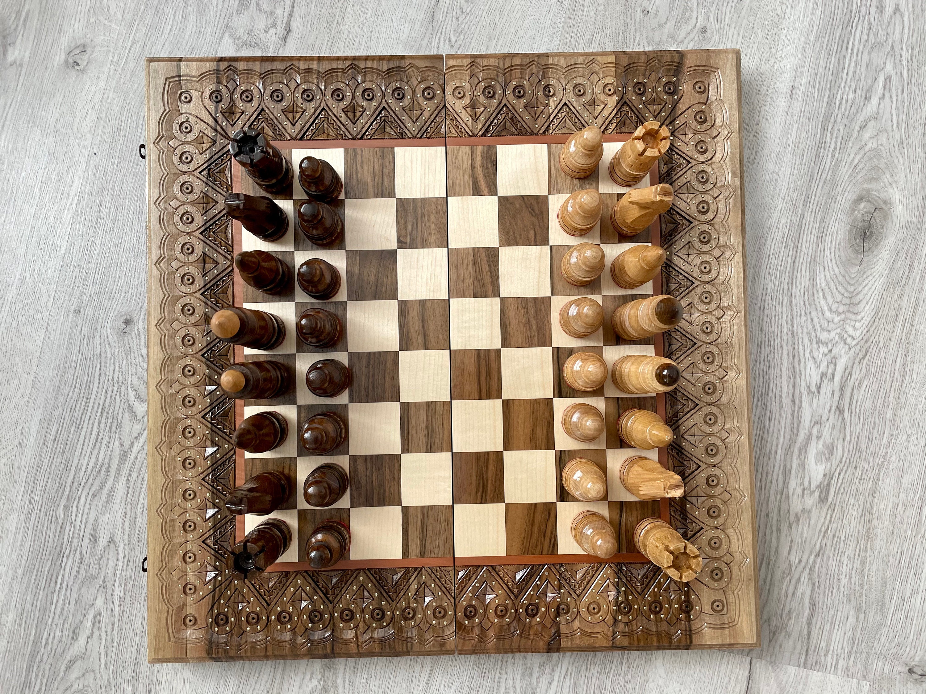 Irish Art Deco Hand-Carved Burl Wood Geometric Chess Set with Inlaid Wood  Board For Sale at 1stDibs