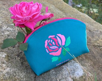 Pink Rose borduurwerk make-up tas, Teal etui, natuur geïnspireerde bloem, cosmetische etui, toilettas, cadeau voor haar, Gift voor vriend