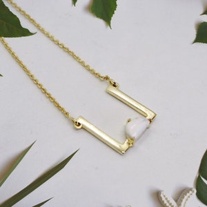 Collier carré dor, collier dor délicat, collier de superposition délicat avec pierre, collier géométrique dor, collier minimaliste image 1