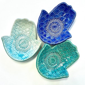 Set of 3 Ceramic Hamsa Hand Dish | Ceramic Chamsa Decoration | Turquoise Judaica Art | Ceramic Bowl Set of 3 | Judaica Gift for Housewarming
