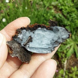 BLUE BARITE SPECIMEN With limonite and manganese oxide image 6