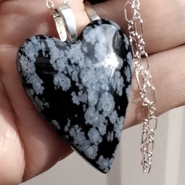 OBSIDIAN HEART NECKLACE