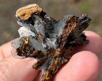 BLUE BARITE SPECIMEN