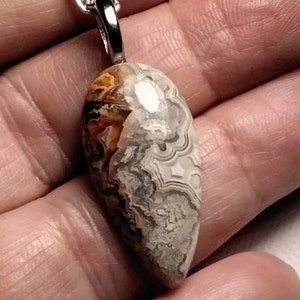 CRAZY LACE AGATE necklace