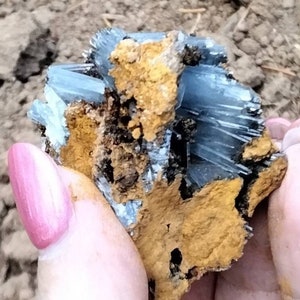 BLUE BARITE SPECIMEN