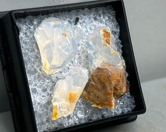 OPAL BUTTE OPAL thumbnail specimens