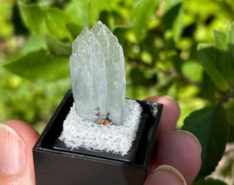 LIGHT BLUE BARITE specimen
