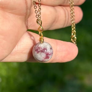 ERYTHRITE and CALCITE NECKLACE