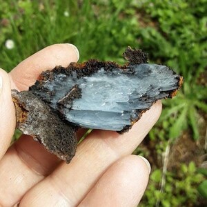 BLUE BARITE SPECIMEN With limonite and manganese oxide image 2