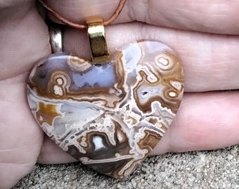 KOKOWEEF CAVE ONYX (travertine) heart necklace