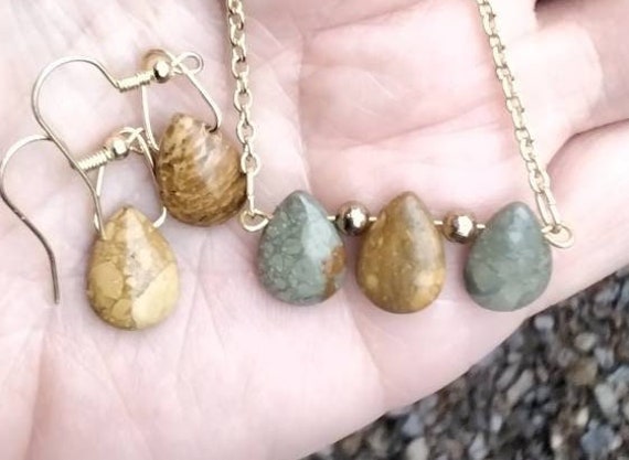 ROCKY BUTTE PICTURE jasper necklace and earrings set