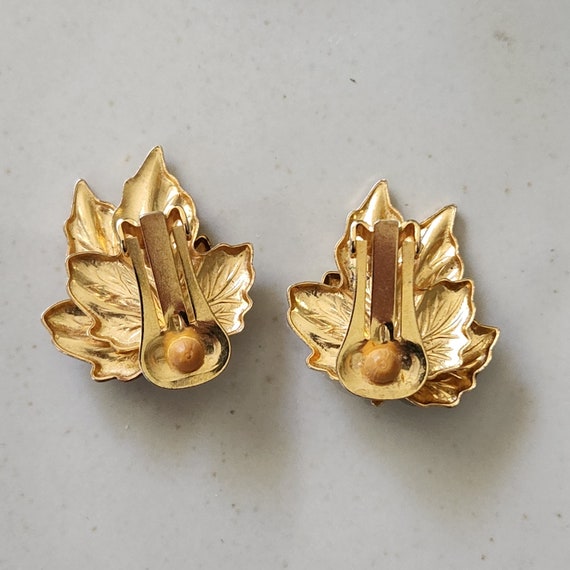Vintage Mid Century Gold Tone and Amber Leaf Shap… - image 3