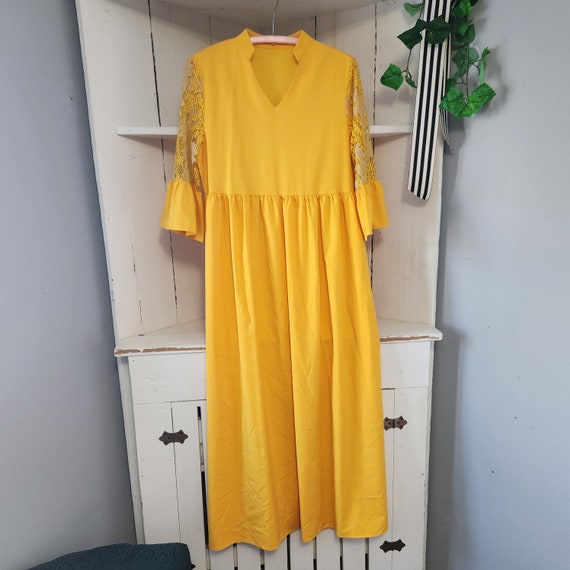 Adorable 1970s Yellow Dress -Handmade - Mint Cond… - image 2