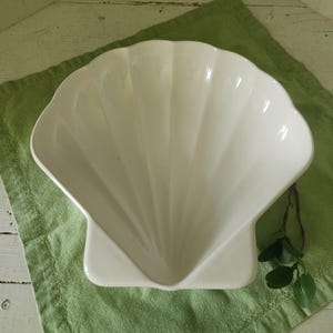 Vintage Pfaltzgraff Shell Server - Oven to Table Serving Bowl