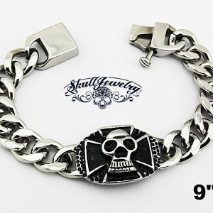 9  Skull & Cross Bracelet  850