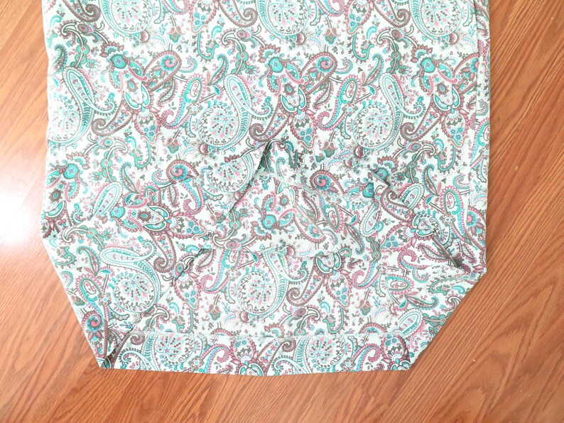 Paisley Blue Size 14: A pretty long sleeve light weight gathered shoulder collared shirt dress with a 42 waist 80s Era Vintage Dress