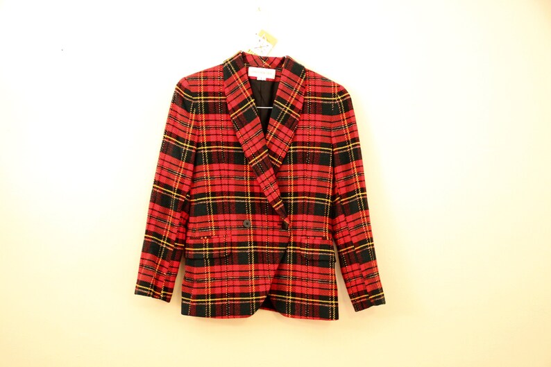 Retro Vintage Red Plaid Blazer Jacket in Women/'s Size 6 with a 33 inch waist.
