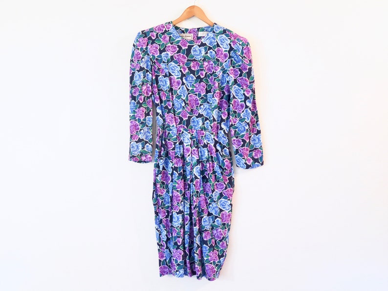80s Era Vintage Navy Blue Floral Long Sleeve Dress in Women/'s Size 12 with a 28-32 inch waist