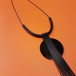 ブラックステートメントネックレス、ブラックジオメトリックネックレス、送料無料、ブラックオーバーサイズネックレス、ブラックエクストラバガントネックレス、オークブラックネックレス