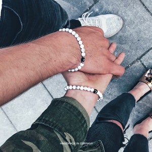 Partnerarmbänder, Personalisiert mit deinem Wunschtext Armbänder für Paare / Liebesarmbänder mit Perlen, Individueller Schmuck für Mann Frau zdjęcie 5