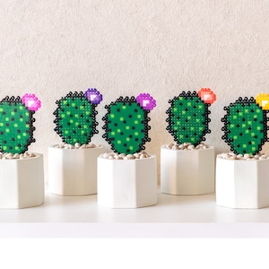 Pixel Kakteen in Handgemachter Topf Kaktus 8 Bit Künstliche Sukkulente Topfpflanze Perler Hama Kaktus Pixel Art kawaii japanischer Garten
