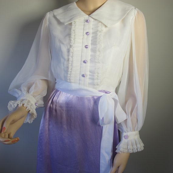 Authentic 1940s 1950s Lilac Bib Front Ruffled Nyl… - image 2