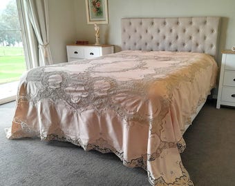 Atemberaubende Vintage neu mit Etikett Creme bankett Point de Venise Tischdecke Tagesdecke Handgemacht