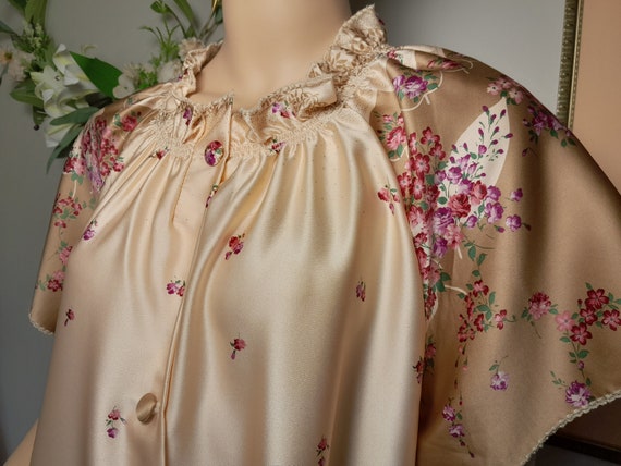Vintage 1960's Japanese Floral Silky Dressing Gow… - image 2