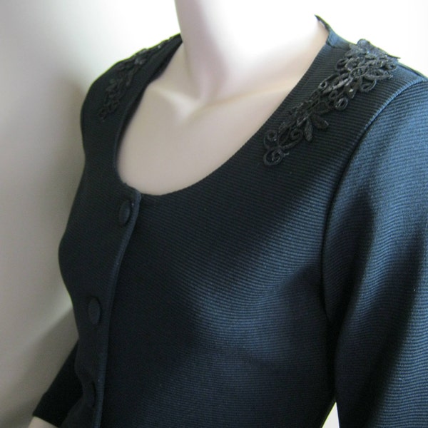 vintage Guipure Dentelle MINI 70s LACE DETAIL Button Down Black Dress Veste manches longues