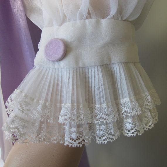 Authentic 1940s 1950s Lilac Bib Front Ruffled Nyl… - image 9