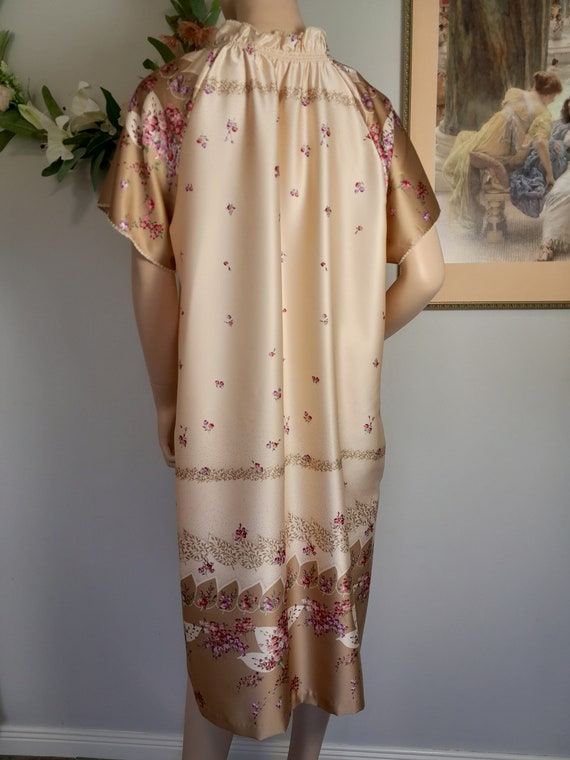 Vintage 1960's Japanese Floral Silky Dressing Gow… - image 4