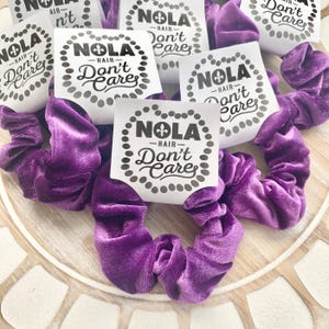NOLA Hair Don't Care Velvet Scrunchie: Möhippa från New Orleans bild 1