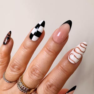 Urban Jungle Mix N Match Press On Nails / Qualsiasi forma / Unghie finte / Unghie finte / Unghie con colla