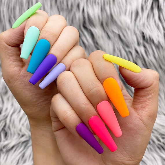 Regenbogen Schirm Bunt Press On Nails | Jede Form | Fake Nails | Falsche  Ngel | Kleber auf Ngeln - Etsy sterreich