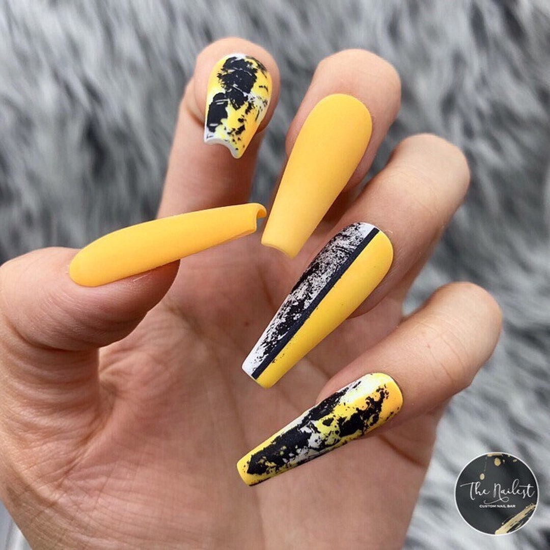 Mod Squad Matt fertig gelb w Schwarze Folie Drücken Sie auf - Etsy.de