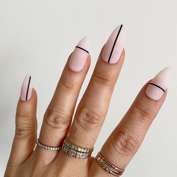 nail designs with black lines