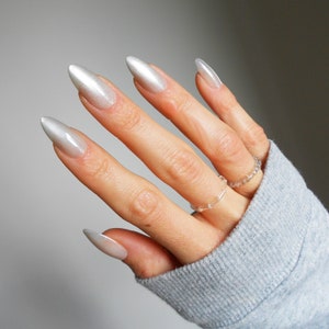 Instant Luxury Acrylic Press On Nails- Luminous Chrome | Almond | Fake Nails | False Nails | Glue On Nails