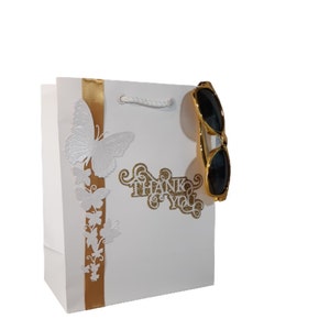 Thank You Wedding Gift Bags - Wedding Favor Gift Bags - White & Gold  Wedding Gift Bags - Personalized Bridesmaid&#39;s Gift bags