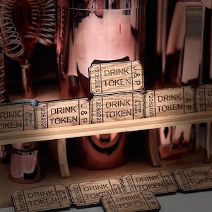 Fichas de madera de roble personalizadas para bebidas, recuerdos de boda, celebraciones y más.