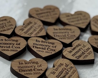 Gepersonaliseerde eiken herdenkingshartbedankjes: in Loving Memory Keepsakes