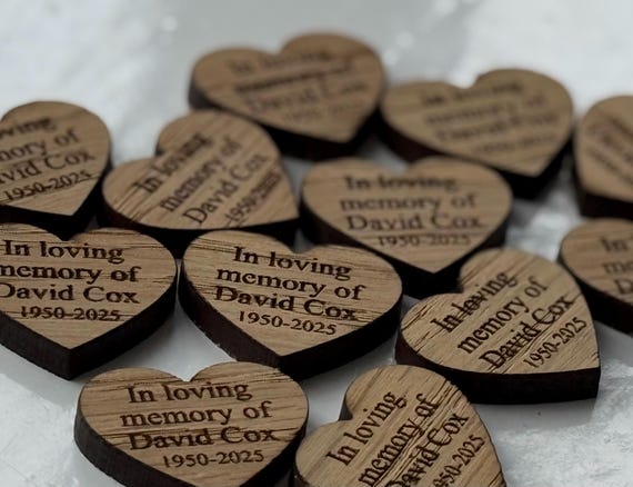 Personalised Oak Memorial Heart Favors: In Loving Memory Keepsakes