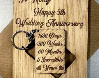 Personalised 5th Wooden Wedding Anniversary Card With Removable Keyrings