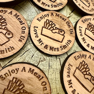 Fichas de comida de roble personalizadas Regalos de boda Círculos de pescado y patatas fritas Celebración de fiestas Madera