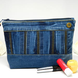 Handmade Cosmetic Bag From Upcycled Denim, Everyday Cosmetic Wallet, Upcycled Denim Purse, Recycled Denim Case, Patchwork Blue Jeans Pouch